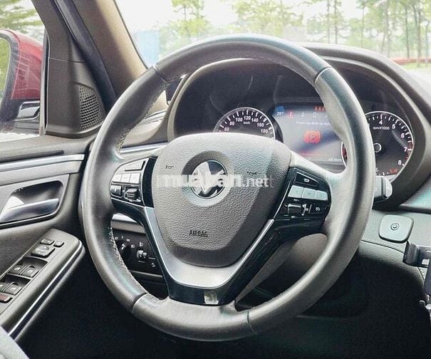 VinFast Lux SA2.0 2020 2.0 AT - 70000 km