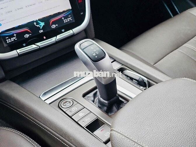 VinFast Lux SA2.0 2020 2.0 AT - 70000 km