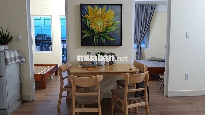 Cho thuê căn hộ sạch đẹp 60m2, căn góc, 2 phòng ngủ, chung cư Xuân Phú