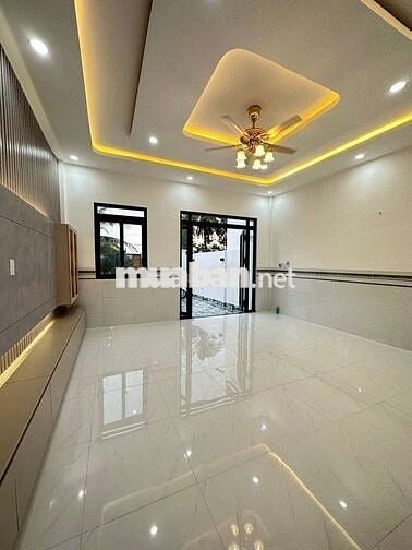 Cắt lỗ bán gấp căn nhà 94m2 gần chợ SHR 955 triệu