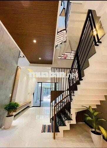 cho thuê nhà 3 tầng 3pn/4wc mặt tiền thân nhân trung