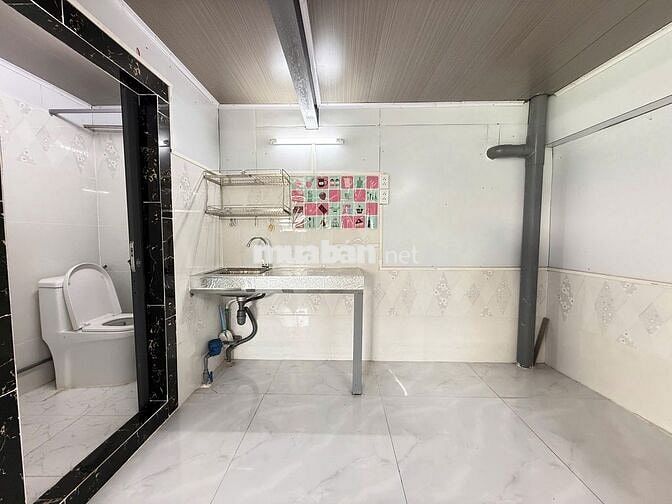 Cho thuê căn hộ studio cửa sổ trời tính điện nước - gần Vincom, Q1, Q4