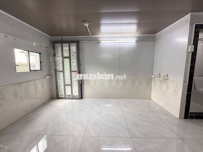 Cho thuê căn hộ studio cửa sổ trời tính điện nước - gần Vincom, Q1, Q4