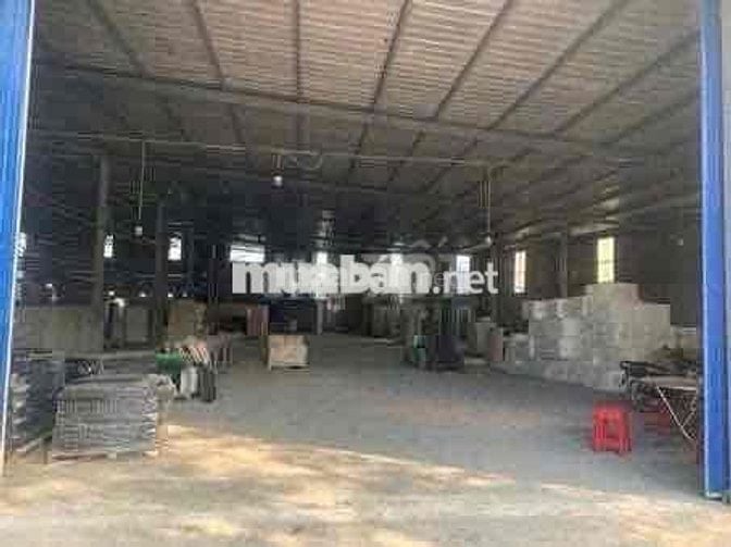 Cho thuê xưởng có KV 2700m2 ,có pccc cơ bản,nhà máy nước thiện tân