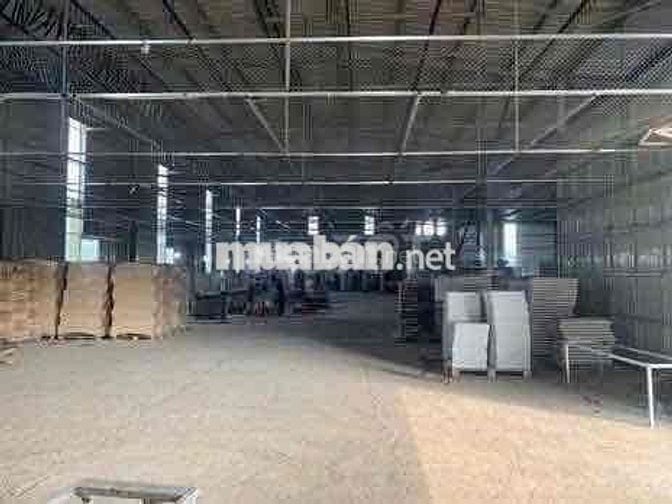 Cho thuê xưởng có KV 2700m2 ,có pccc cơ bản,nhà máy nước thiện tân
