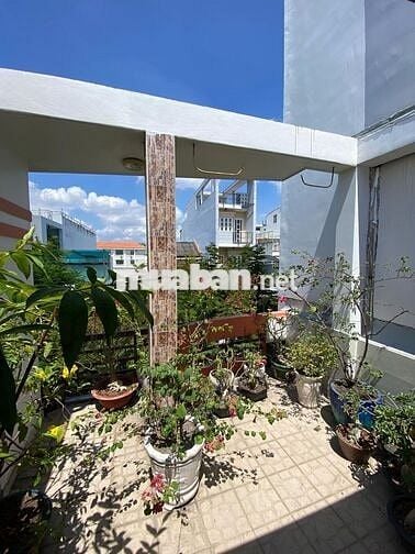 Phòng trọ 10m2 tiện nghi sạch sẽ mặt tiền đường Cao Văn Lầu, Quận 6