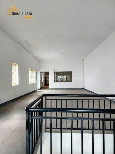 CHO THUÊ VĂN PHÒNG 300M2 TẠI TÔN ĐẢN QUẬN 4