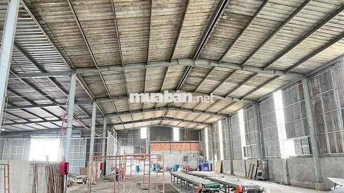 Cho thuê xưởng có KV 2700m2 ,có pccc cơ bản,nhà máy nước thiện tân