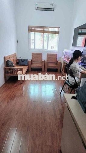 Bán tập thể phố Tân Mai. Dt 80m2, giá 3.7 tỷ
