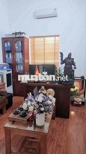 Bán tập thể phố Tân Mai. Dt 80m2, giá 3.7 tỷ