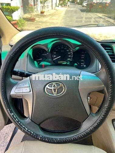 Toyota Hilux 2012 2.5E 4x2 MT - 122000 km