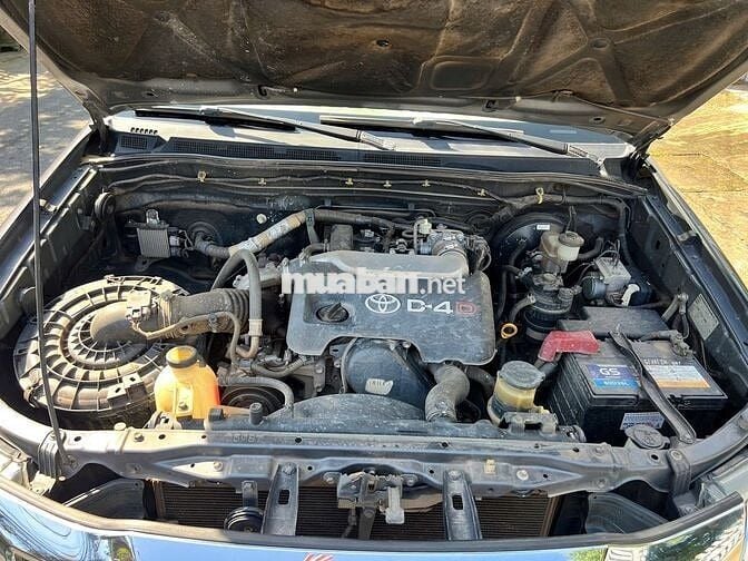 Toyota Hilux 2012 2.5E 4x2 MT - 122000 km