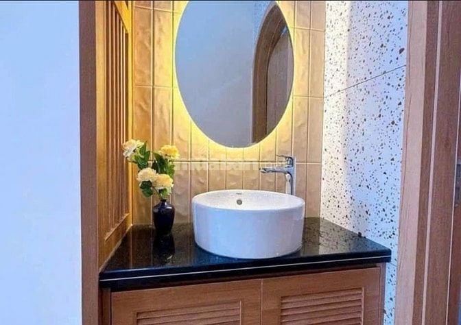 NHÀ ĐẸP NGAY NGUYỄN TRỌNG TUYỂN, TÂN BÌNH GẦN 50M² GIÁ CỰC HỜI!!!