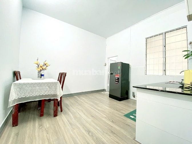 Căn hộ  Bàu cát,Tân BÌnh: 2p ngủ, NTCB, ban công, 6,8tr