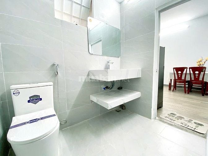 Căn hộ  Bàu cát,Tân BÌnh: 2p ngủ, NTCB, ban công, 6,8tr