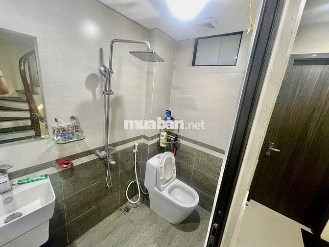 BÁN NHÀ ĐẸP ĐỐNG ĐA  – MẶT NGÕ THÔNG – 10M RA Ô TÔ  – SỔ HOA HẬU