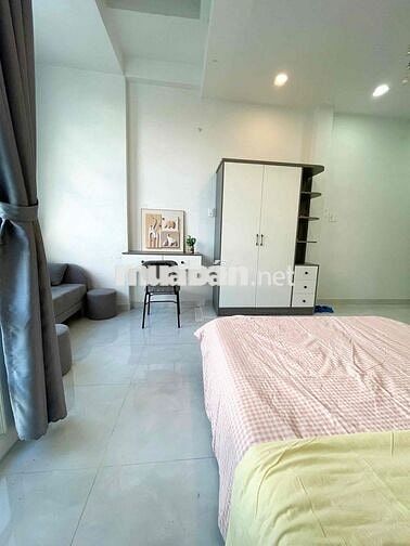 Cho thuê căn hộ Studio Tách bếp, Ban công Q1 gần cầu Thị Nghè