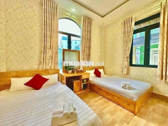 CHO THUÊ KHÁCH SẠN MẶT TIỀN THI SÁCH – GẦN CHỢ ĐÊM ĐÀ LẠT