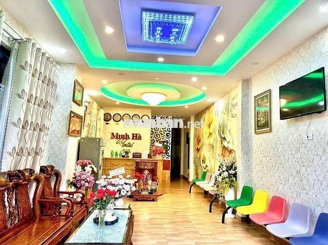 CHO THUÊ KHÁCH SẠN MẶT TIỀN THI SÁCH – GẦN CHỢ ĐÊM ĐÀ LẠT