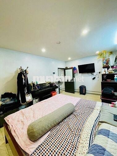 BÁN NHÀ TẬP THỂ NHÂN CHÍNH –THANH XUÂN,90M, 3 PHÒNG NGỦ ,ÔTÔ ĐỖ CỬA.