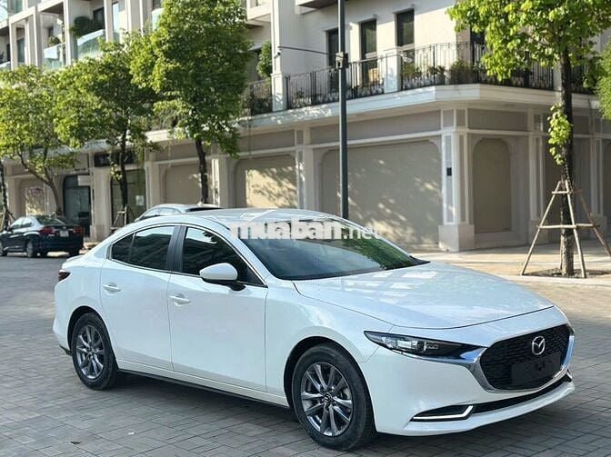 Mazda 3 bản luxury sx 2022 màu trắng