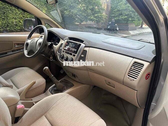 Toyota Innova 2015 E - 165000 km