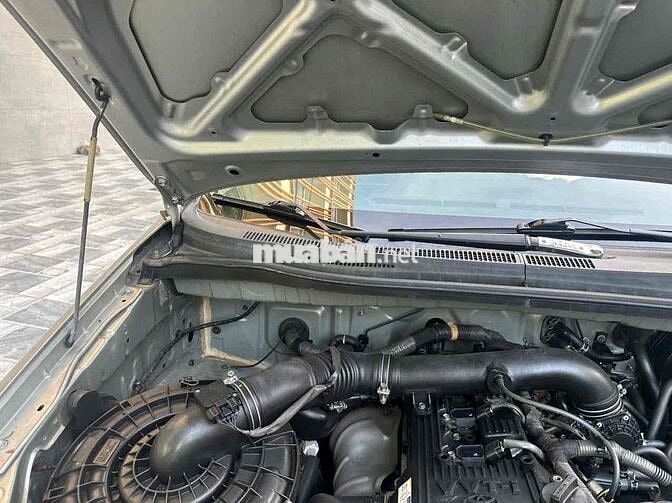 Toyota Innova 2015 E - 165000 km