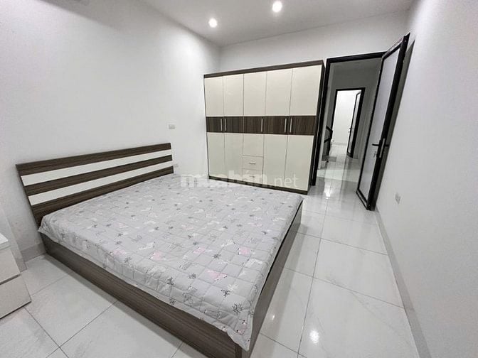 🏡 Long Biên– NHÀ DÂN XÂY CHẮC CHẮN – FULL NỘI THẤT – 40m- nhỉnh 8 tỷ