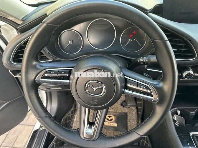 Mazda 3 bản luxury sx 2022 màu trắng