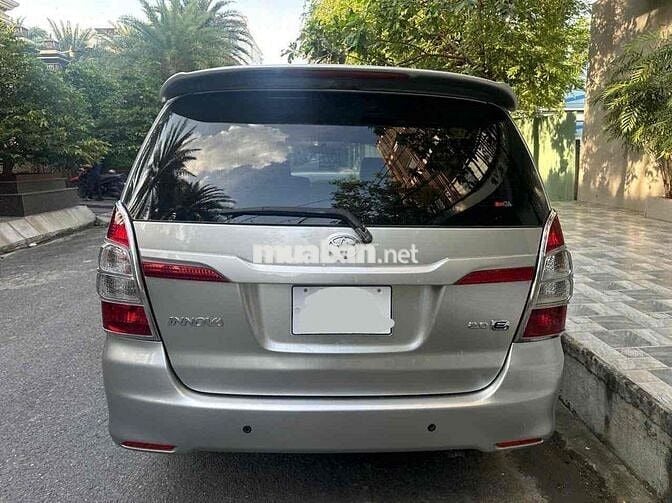 Toyota Innova 2015 E - 165000 km
