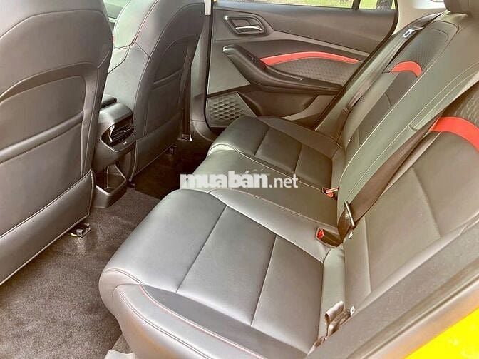MG5 luxury sx 2022 màu vàng