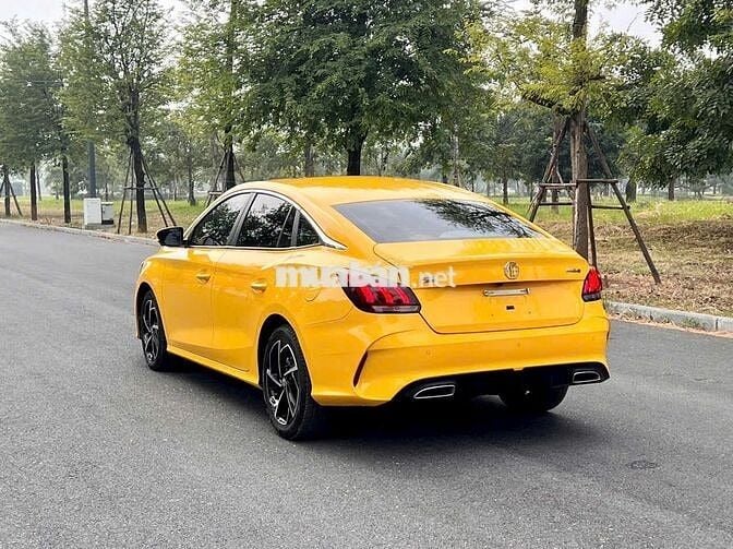 MG5 luxury sx 2022 màu vàng