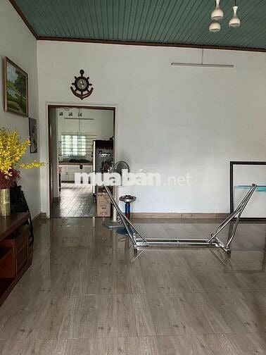 NHÀ GIA ĐÌNH Ở-950M2-3 PHÒNG NGỦ GẦN BỆNH VIỆN, TRƯỜNG HỌC, CHỢ.