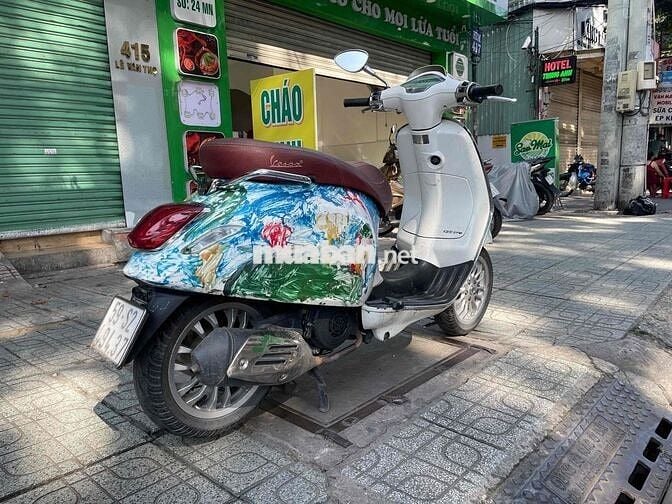 Vespa Sprint 3V 2015 màu độc nhất vô nhị