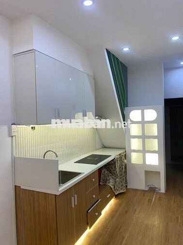 Bán nhà 23m2 hẻm thông Lý Thường Kiệt, hơn 2 tỷ