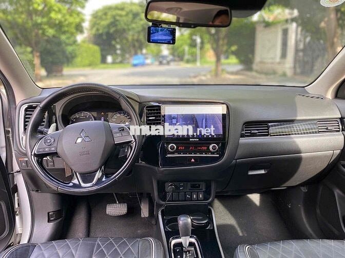 Mitsubishi Outlander 2022 Premium - 26000km