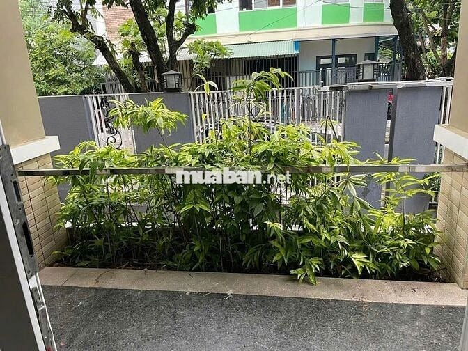 Bán đất sẵn nhà cấp 4  lô gốc 2 mặt tiền  ĐÔ ĐỐC LỘC-gần chợ Hòa Xuân