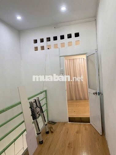 Bán nhà 23m2 hẻm thông Lý Thường Kiệt, hơn 2 tỷ