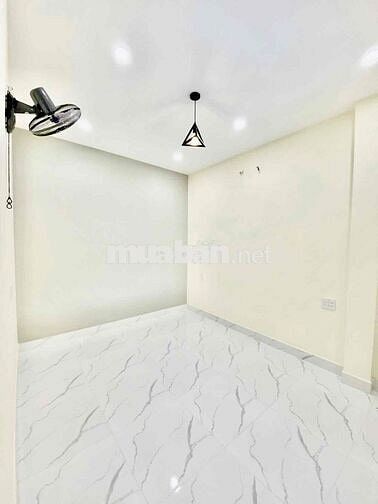 Nhà Mới Đẹp DT 4x15 1Trệt 1Đúc Lửng 3Pn 2Wc Đường Nhựa Xe Tải Đậu Cửa