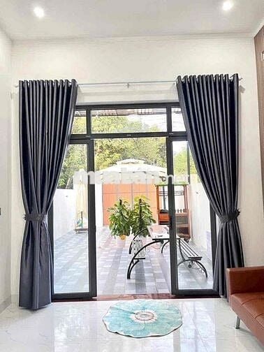 Nhà cấp 4 Định Hoà hiện đại. 2pn,sân oto mặt tiền Dx64 Bình Dương cũ
