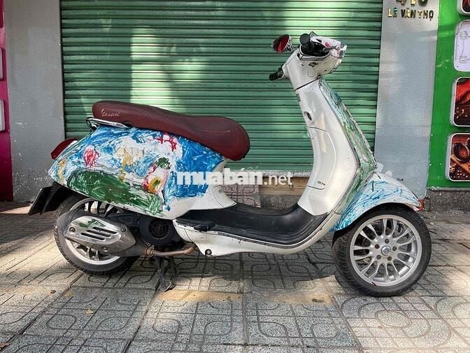 Vespa Sprint 3V 2015 màu độc nhất vô nhị