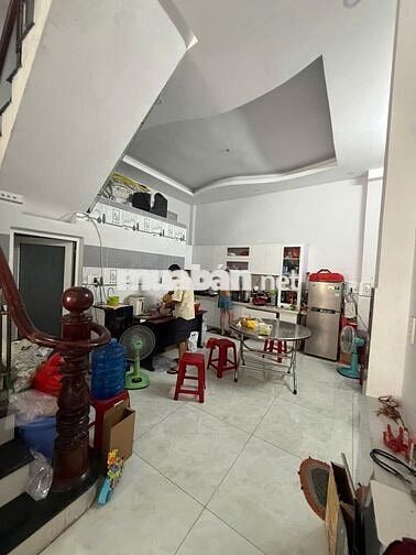 HOT- Bán gấp nhà 3 lầu DT 7m x 14m, đường 8m, gần chợ Đại Hải Hóc Môn