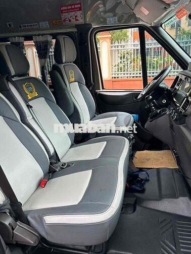 Ford Transit 2024 Tiêu chuẩn - chạy 37000 km