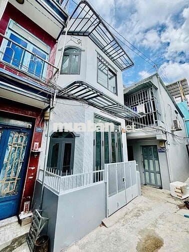 NHÀ ĐẸP - 2 TẦNG - SÁT BÊN HẺM XE TẢI - TRUNG TÂM QUẬN 6 - GẦN 25M2 -