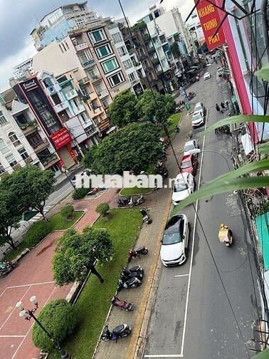 Phòng Ban công, view Công Viên, Ngay tòa nhà Viettel, Vincom 3 Tháng 2