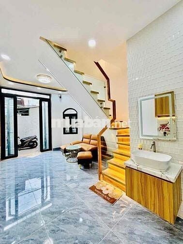 NHÀ ĐẸP - 2 TẦNG - SÁT BÊN HẺM XE TẢI - TRUNG TÂM QUẬN 6 - GẦN 25M2 -
