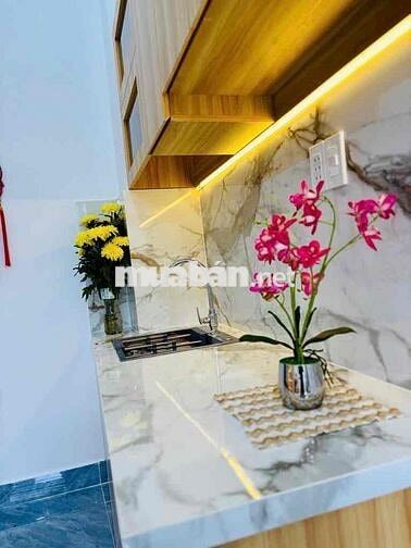NHÀ ĐẸP - 2 TẦNG - SÁT BÊN HẺM XE TẢI - TRUNG TÂM QUẬN 6 - GẦN 25M2 -