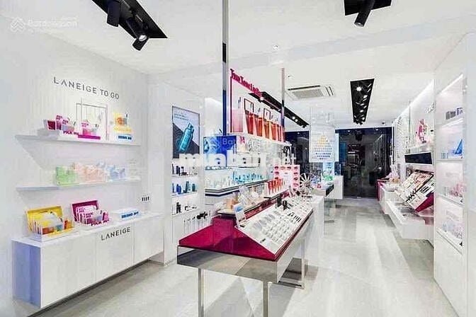 Vị Trí Vip -  Góc 2 Mặt Tiền Đường Hai Bà Trưng, Quận 1