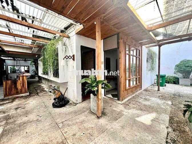 Villa Sân Vườn Cổ Điển Đường Trần Nhật Duật ~ Quận 1