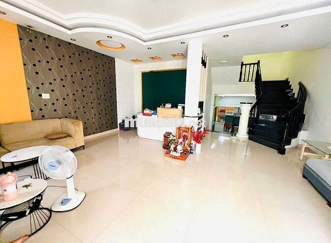 Cho thuê nhà 436A Đường 3/2, Phường 12, Quận 10.